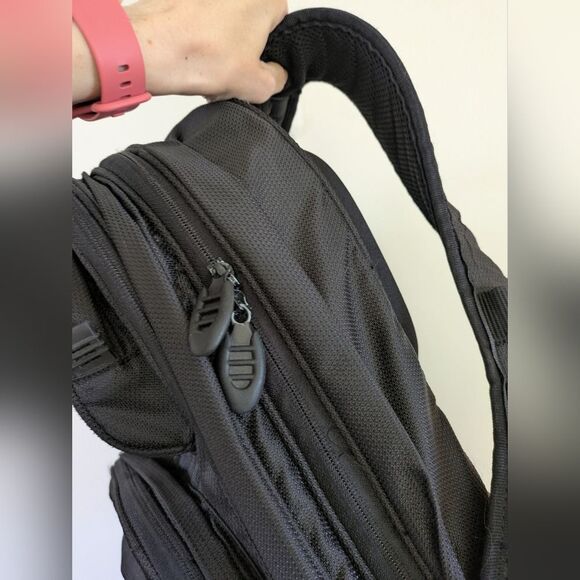 Tumi 541C Black Nylon Ballistic laptop work backpack Luggage Many Pockets - Picture 11 of 11